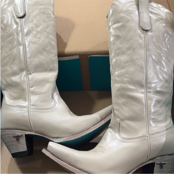 Lane boots Shoes - Elegant Cream Embroidered Heeled Boots